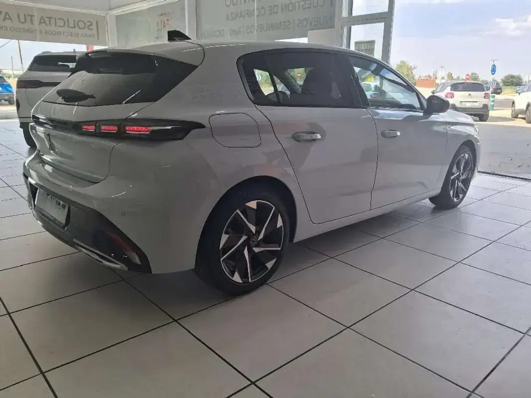 Usado Peugeot 308 Allure 131 CV (96 kW) 2024 Berlina