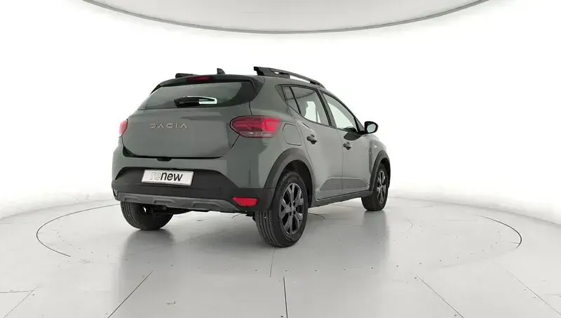 Usado Dacia Sandero Extreme 101 CV (74 kW) 2025 Verde Berlina