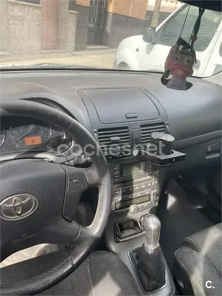Usado Toyota Avensis Sol 129 CV (94 kW) 2007 Gris / plata Berlina