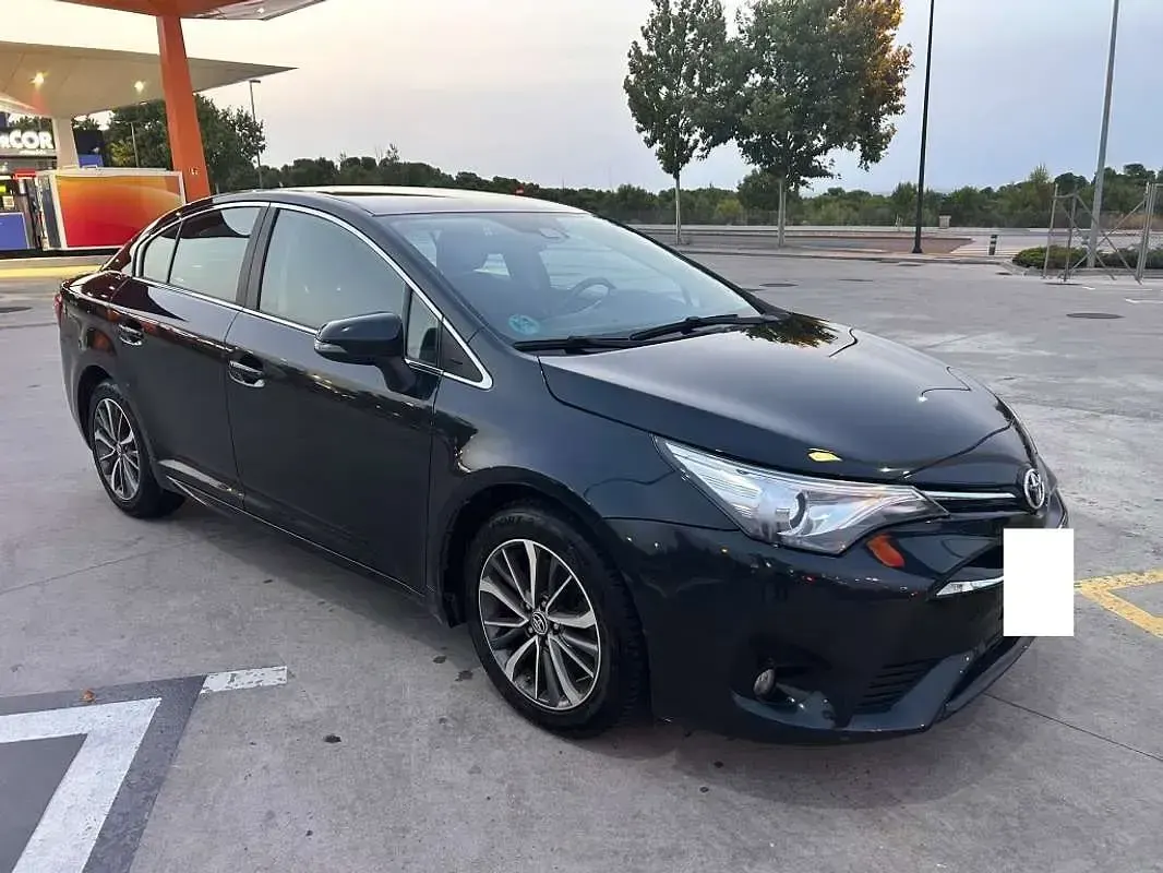 Usado Toyota Avensis Business Edition 143 CV (105 kW) 2017 Negro Berlina