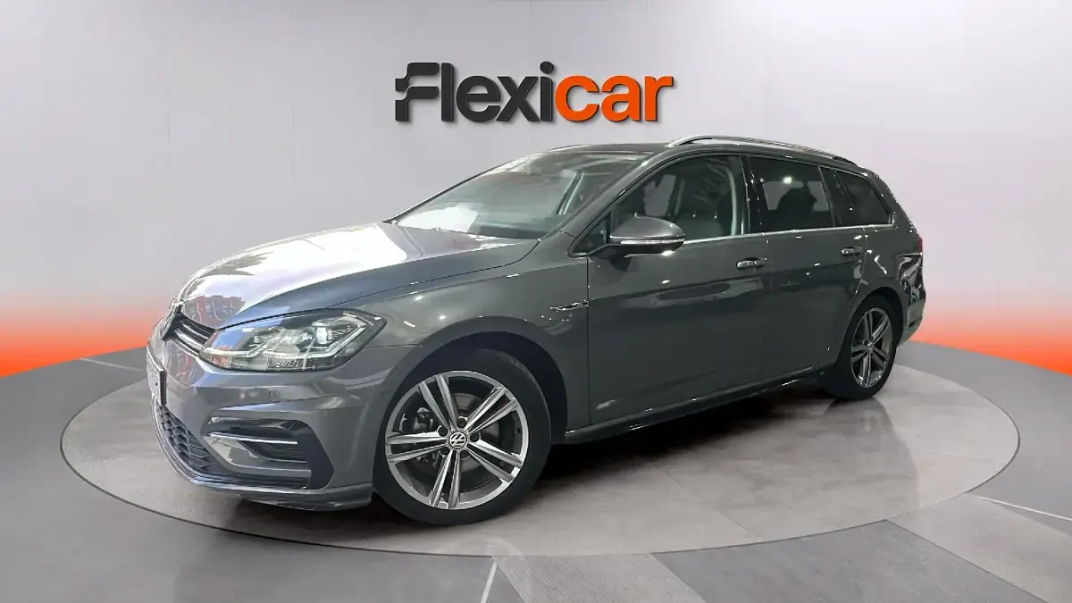 Usado VW Golf VII Sport 150 CV (110 kW) 2019 Gris Familiar