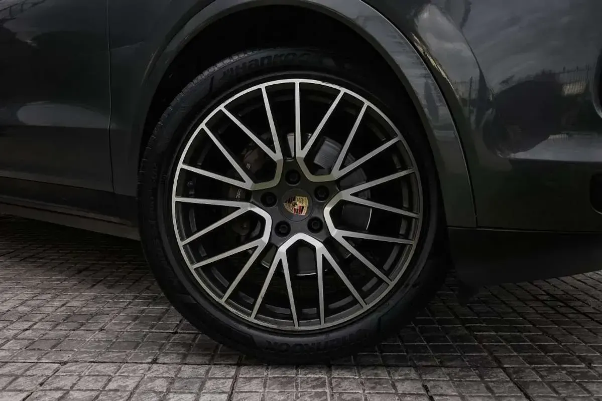 Usado Porsche Cayenne 462 CV (339 kW) 2019 Gris SUV