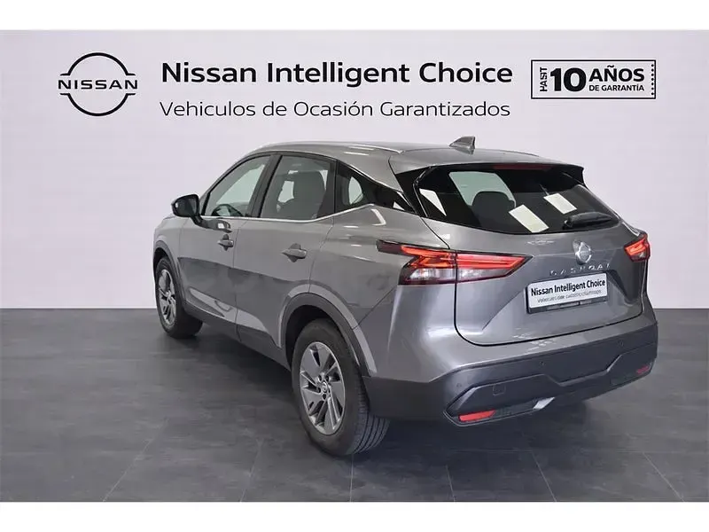 Usado Nissan Qashqai Acenta 140 CV (102 kW) 2021 Gris / plata SUV