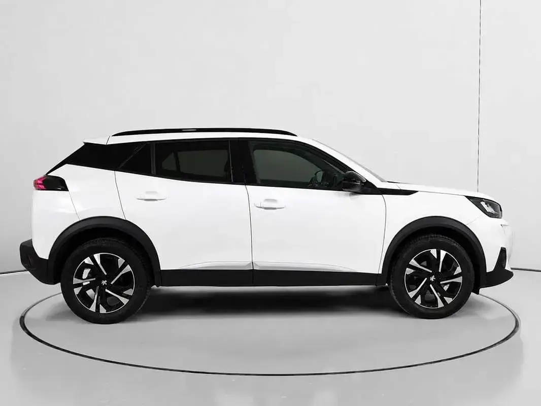 Usado Peugeot 2008 Allure 110 CV (80 kW) 2022 Blanco SUV