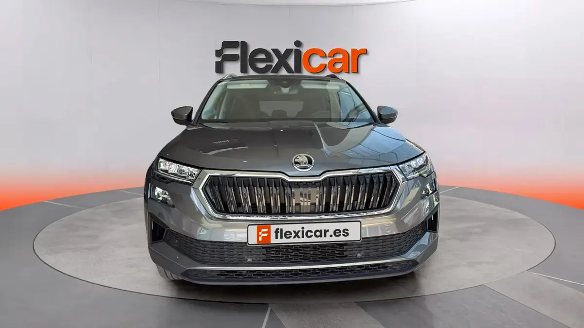 Usado Skoda Karoq Selection 150 CV (110 kW) 2024 Gris SUV