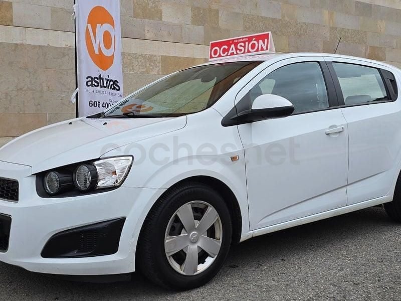 Usado Chevrolet Aveo LS 86 CV (63 kW) 2013 Blanco Berlina