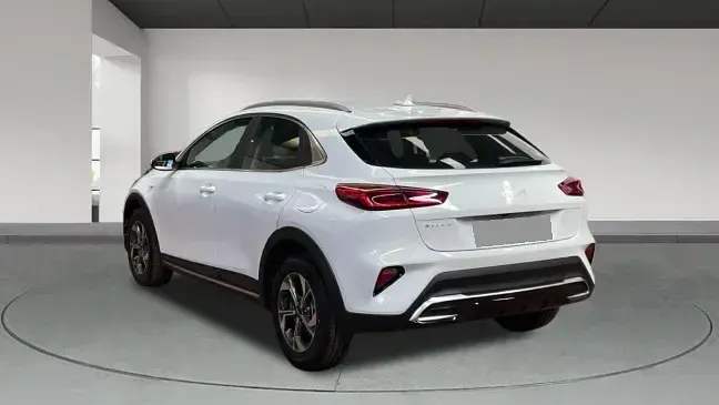 Usado Kia XCeed 100 CV (73 kW) 2025 Blanco SUV