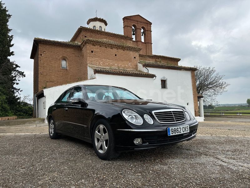 Negro Usado 2004 Mercedes E320 Avantgarde Berlina | 7800 € (Caro) - Imagen 1/4