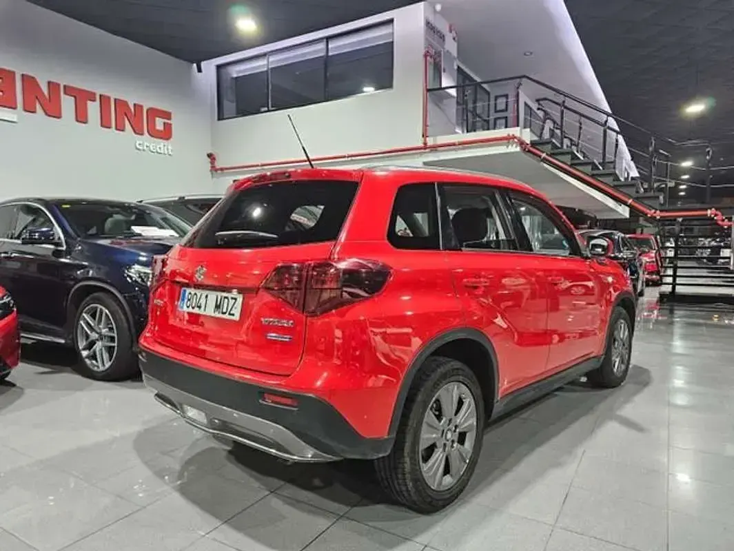 Usado Suzuki Vitara 131 CV (96 kW) 2023 Rojo SUV