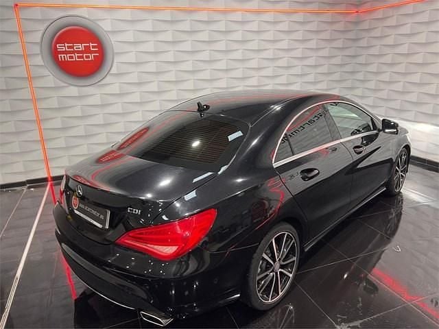 Usado Mercedes CLA220 170 CV (125 kW) 2014 Negronegro Berlina