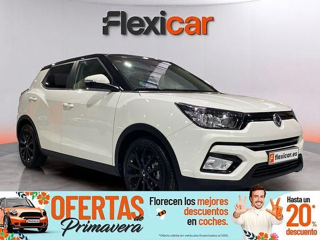 Usado Ssangyong (KGM) Tivoli Limited 163 CV (119 kW) 2019 Blanco SUV