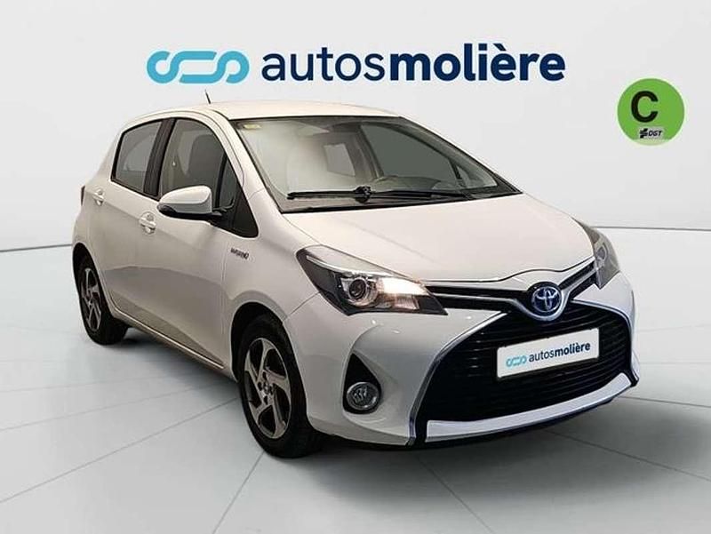 Usado Toyota Yaris Hybrid Active 99 CV (72 kW) 2014 Blanco Utilitario