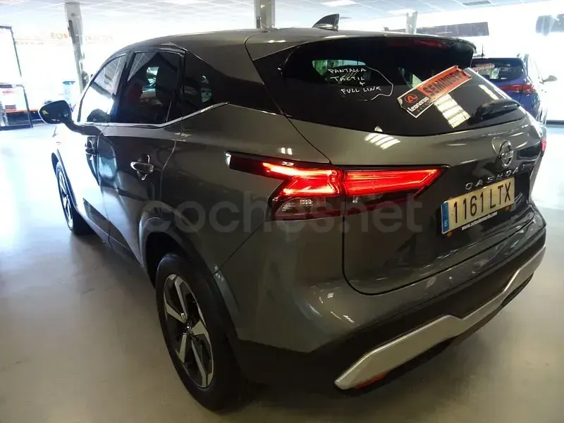 Usado Nissan Qashqai N-Connecta 140 CV (102 kW) 2022 Gris / plata SUV
