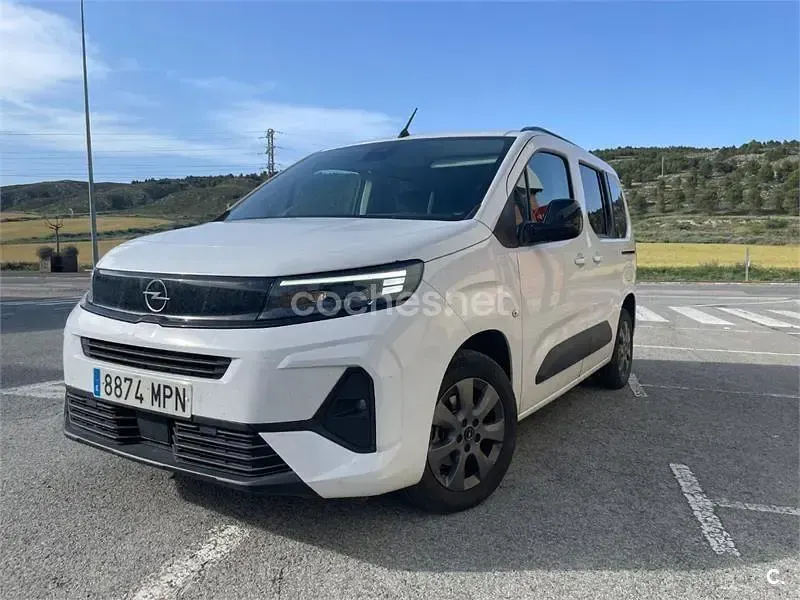 Usado Opel Combo Life Edition 102 CV (75 kW) 2024 Blanco Monovolumen