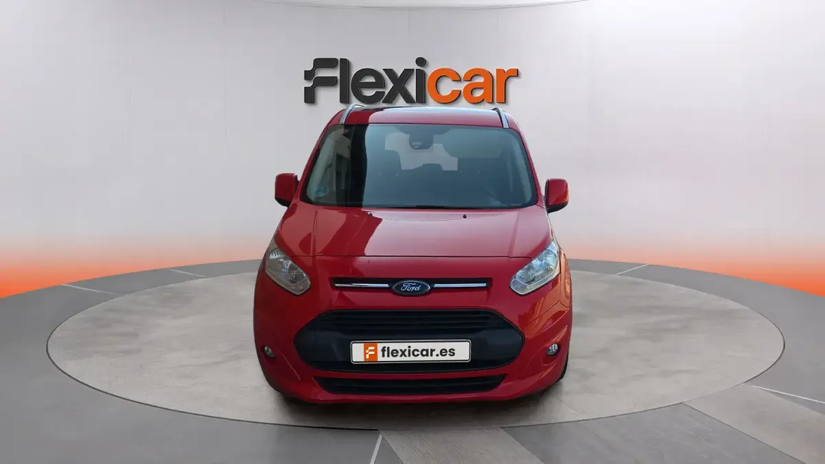 Usado Ford Tourneo Connect Trend 101 CV (74 kW) 2017 Rojo Monovolumen