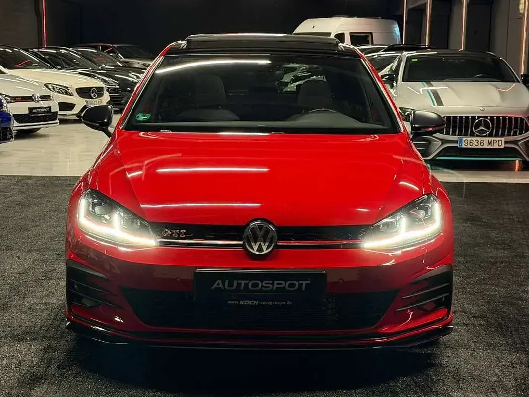 Usado VW Golf VII GTI 290 CV (213 kW) 2019 Rojo Utilitario
