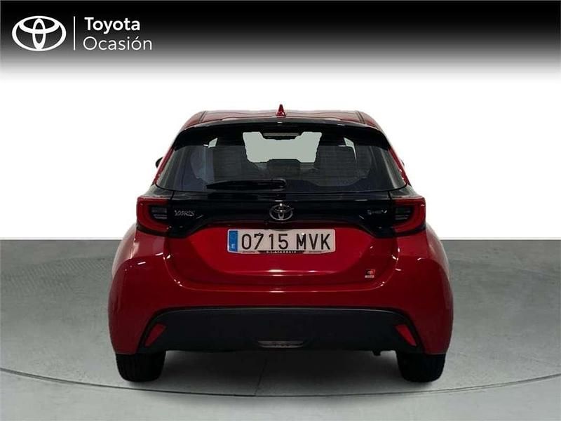 Usado Toyota Yaris Hybrid Active 116 CV (85 kW) 2024 Monovolumen