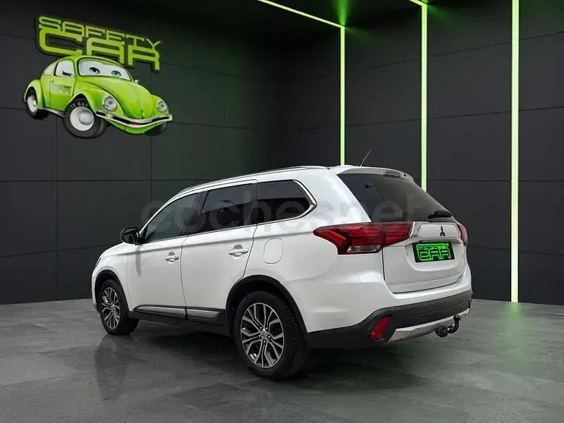 Usado Mitsubishi Outlander Motion 150 CV (110 kW) 2016 Blanco SUV