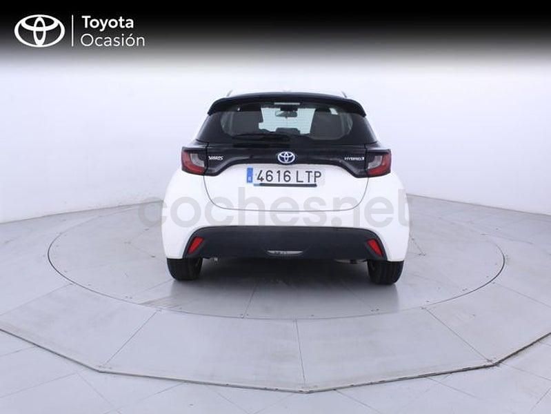 Usado Toyota Yaris Hybrid Business Edition 116 CV (85 kW) 2021 Blanco Berlina