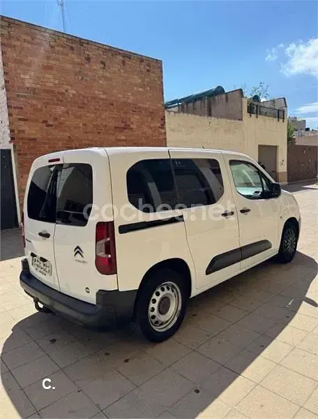 Usado Citroën Berlingo Live 102 CV (75 kW) 2020 Blanco Monovolumen