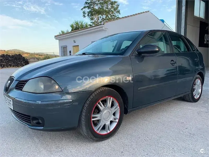Usado Seat Ibiza Reference 64 CV (47 kW) 2005 Verde Utilitario