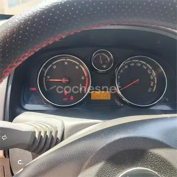 Usado Opel Antara Cosmo 150 CV (110 kW) 2007 Negro SUV
