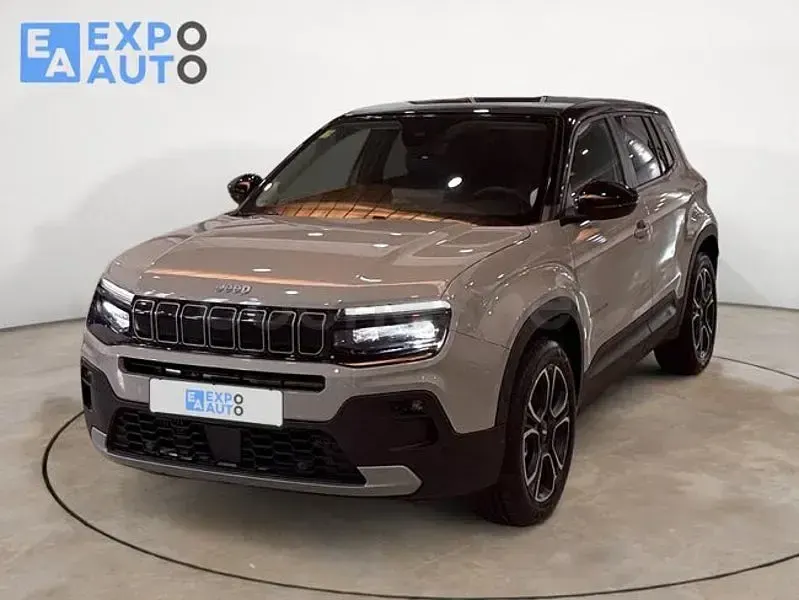 Usado Jeep Avenger Summit 100 CV (73 kW) 2024 Gris / plata SUV