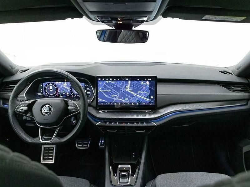 Nuevo Skoda Octavia SportLine 150 CV (110 kW) 2025 Azul Berlina