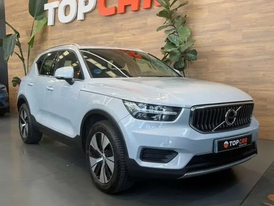 Usado Volvo XC40 265 CV (194 kW) 2021 Gris SUV