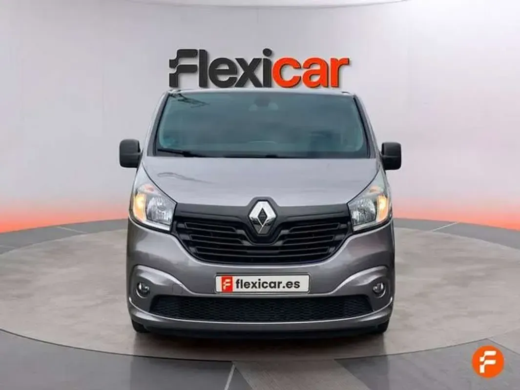 Usado Renault Trafic Business 120 CV (88 kW) 2019 Gris Monovolumen