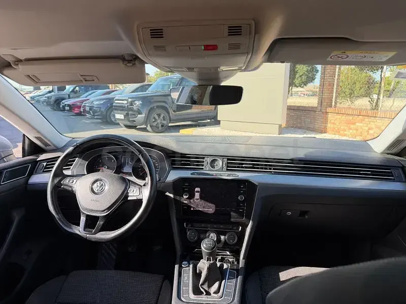 Usado VW Arteon 150 CV (110 kW) 2018 Gris / plata Utilitario
