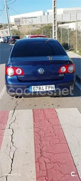 Usado VW Passat Trendline 140 CV (102 kW) 2007 Azul Berlina