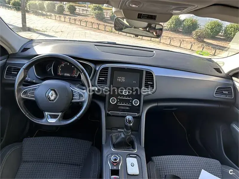 Usado Renault Talisman Zen 130 CV (95 kW) 2017 Blanco Familiar