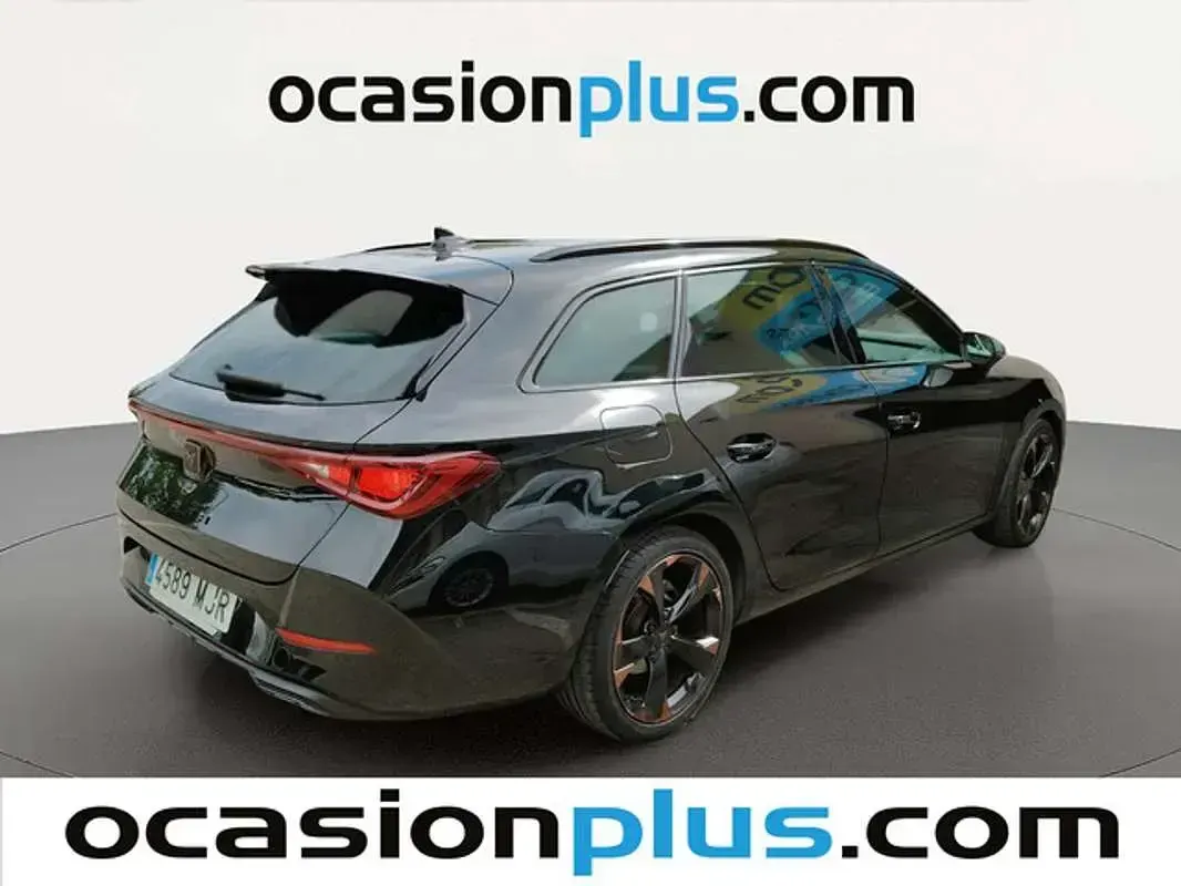 Usado Cupra Leon 150 CV (110 kW) 2023 Negro Familiar