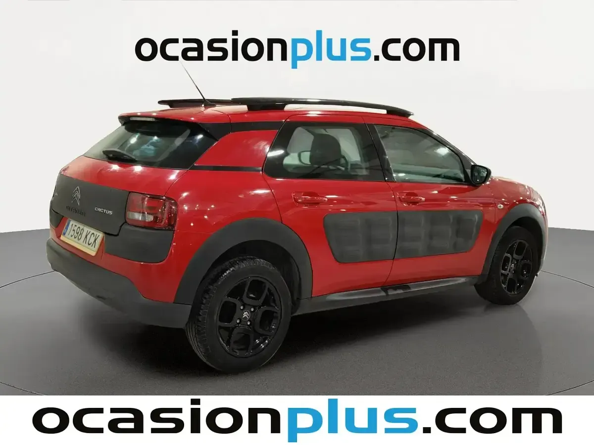 Usado Citroën C4 Cactus Feel 82 CV (60 kW) 2017 Rojo Utilitario