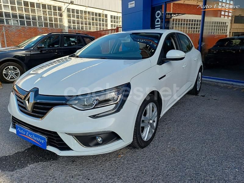 Usado Renault Mégane IV Intens 100 CV (73 kW) 2016 Blanco Berlina