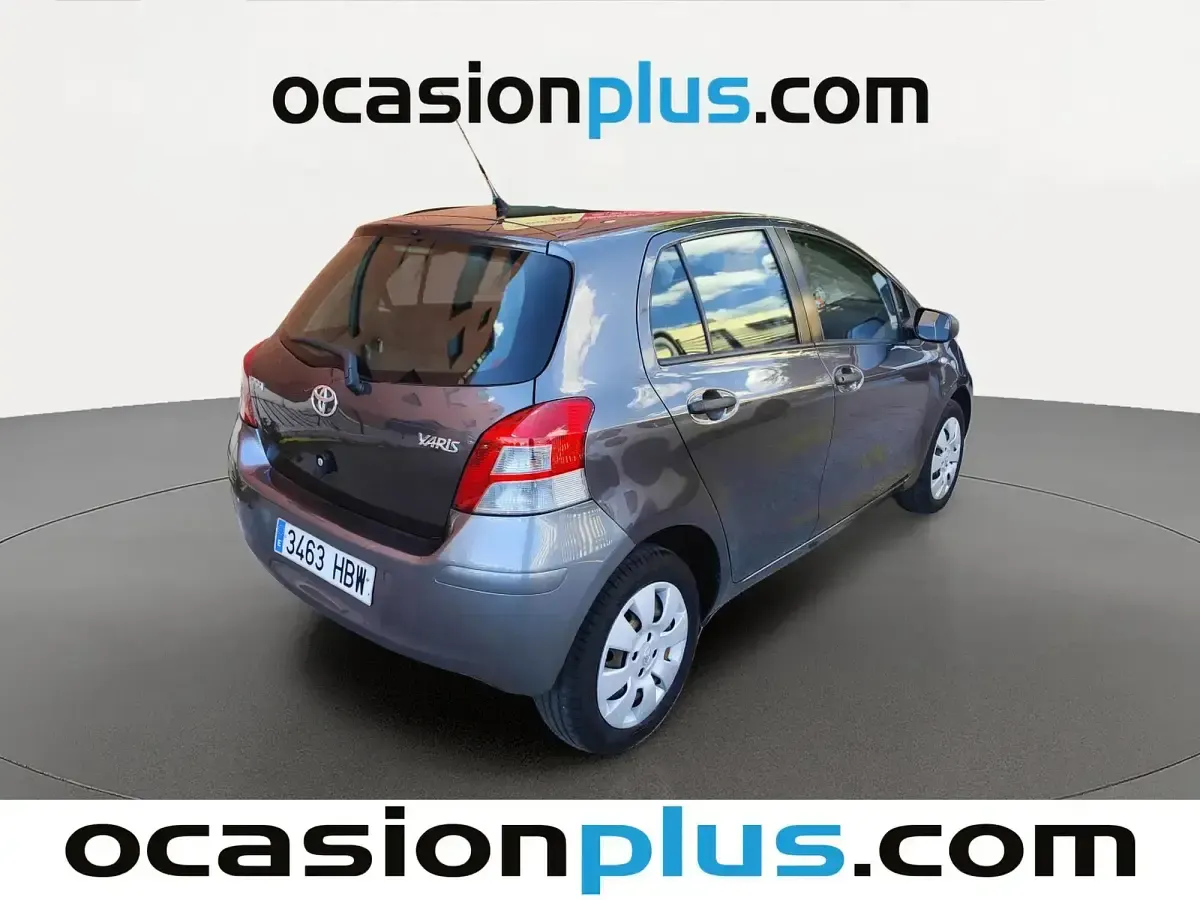 Używany Toyota Yaris Live 69 KM (50 kW) 2011 Szary Hatchback