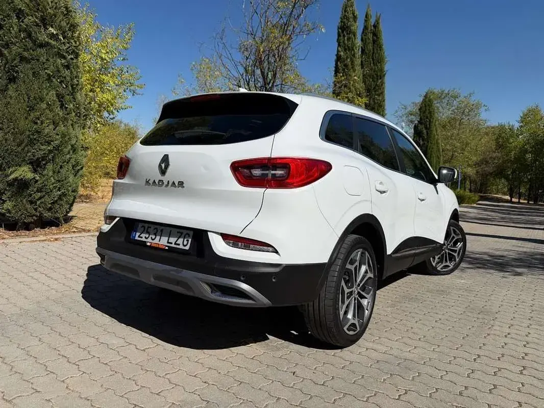 Usado Renault Kadjar Techno 140 CV (102 kW) 2022 Blanco SUV