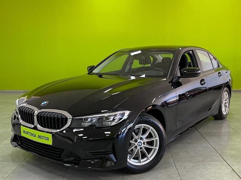 Negro Usado 2022 BMW 318 Comfort Edition Berlina | 30.300 € (Precio justo) - Imagen 1/4