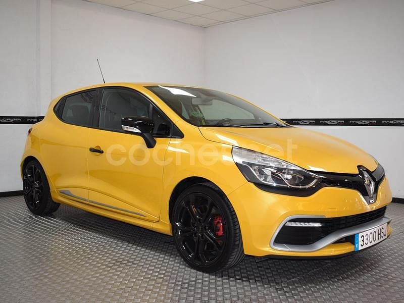 Usado Renault Clio IV 200 CV (147 kW) 2013 Amarillo Berlina