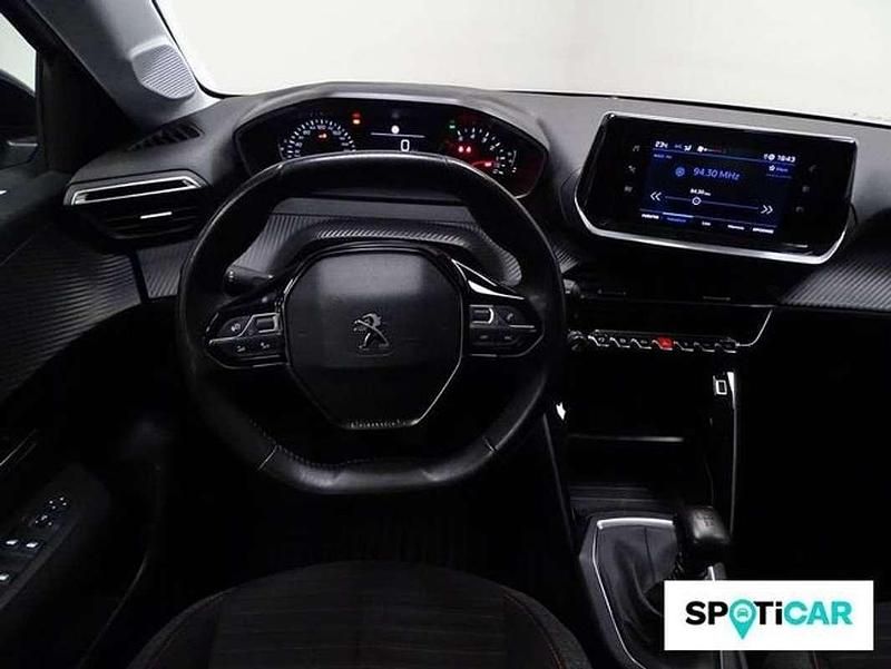 Usado Peugeot 208 Active 101 CV (74 kW) 2022 Blanco Utilitario