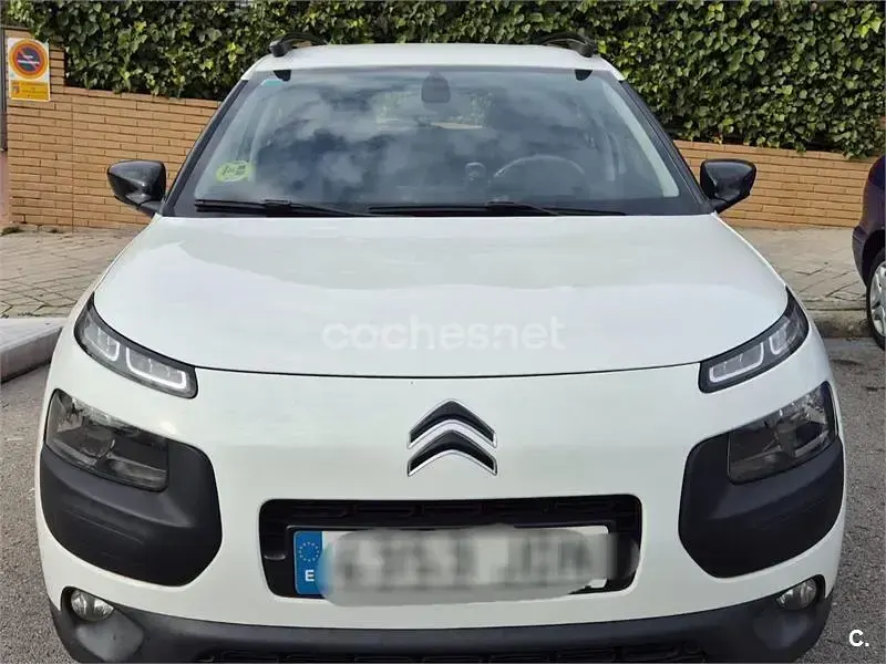 Usado Citroën C4 Cactus Feel 92 CV (67 kW) 2015 Blanco Utilitario