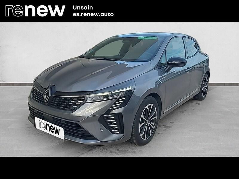 Käytetty Renault Clio V Techno 100 HP (73 kW) 2025 Harmaa Sedan