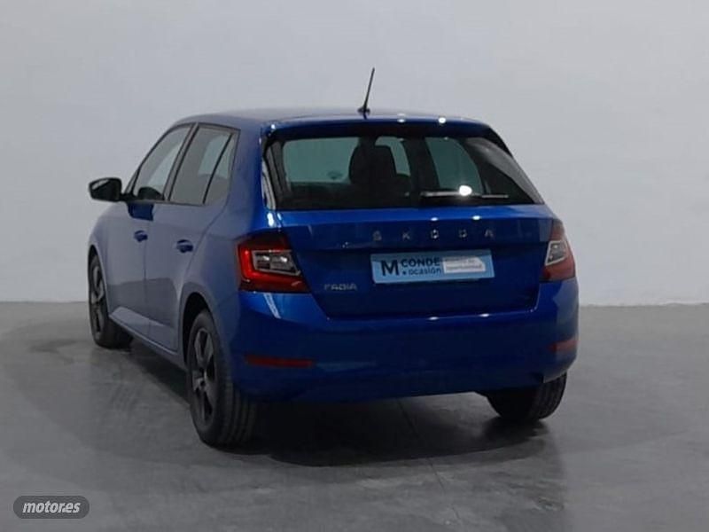 Azul Usado 2021 Skoda Fabia Berlina | 12.900 € (Precio justo) - Imagen 1/4