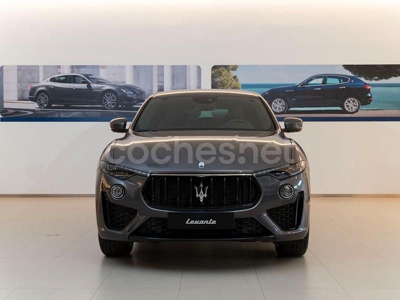 Usado Maserati Levante GT 330 CV (242 kW) 2023 Gris / plata SUV