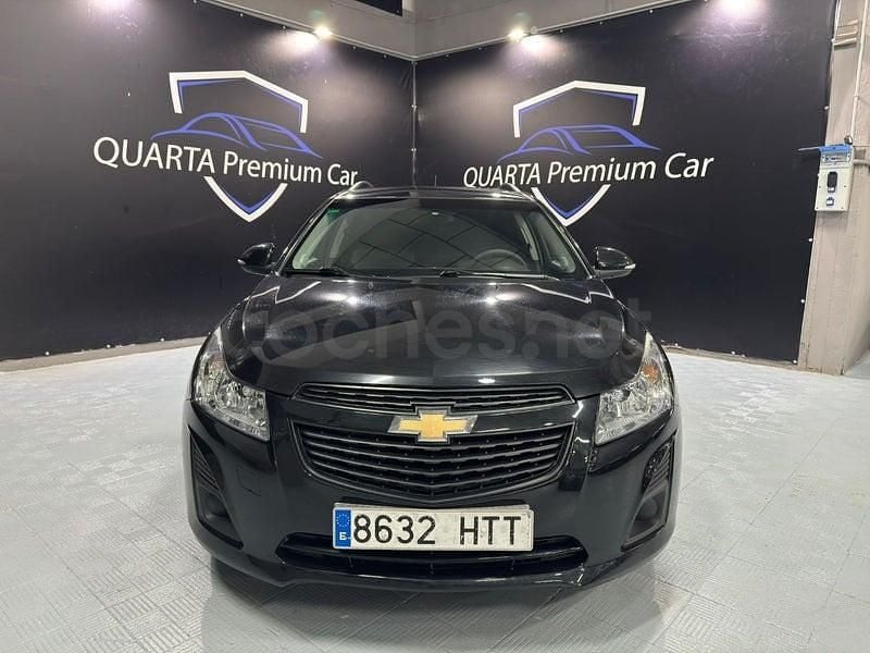 Usado Chevrolet Cruze LT 124 CV (91 kW) 2011 Negro Berlina
