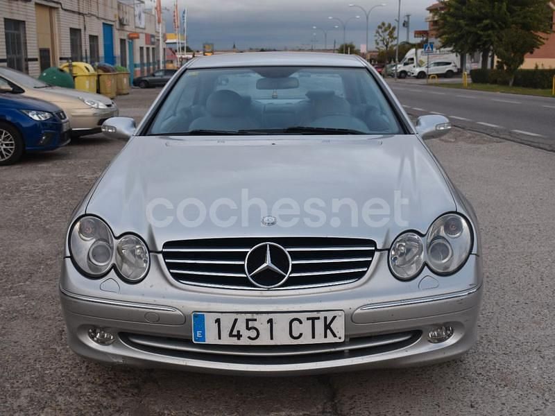 Gris / plata Usado 2004 Mercedes CLK270 Avantgarde Coupe | 4990 € (Precio justo) - Imagen 1/4