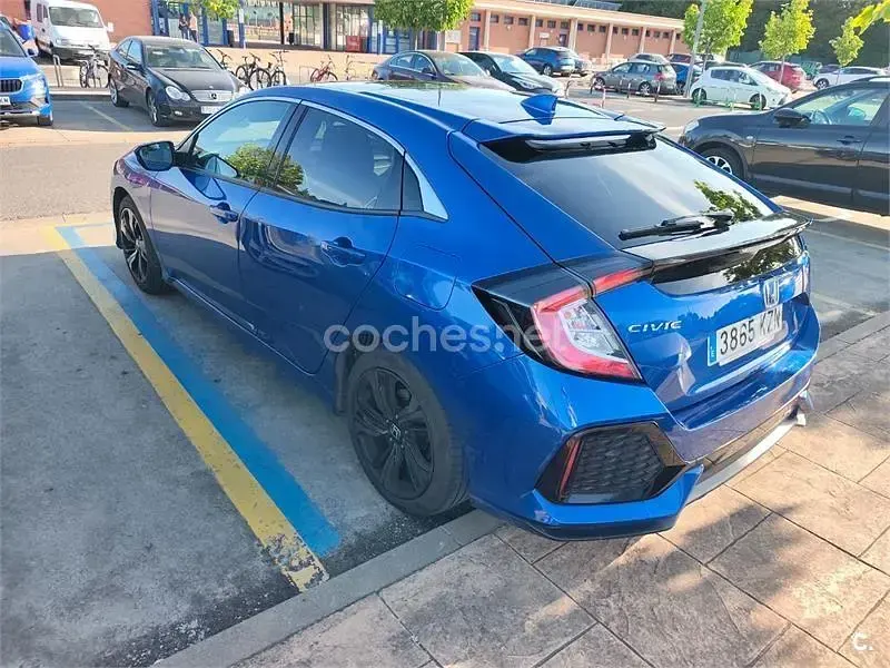 Usado Honda Civic Dynamic 129 CV (94 kW) 2019 Azul Berlina