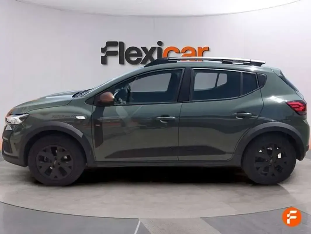 Usado Dacia Sandero Essentiel 101 CV (74 kW) 2024 Verde Utilitario