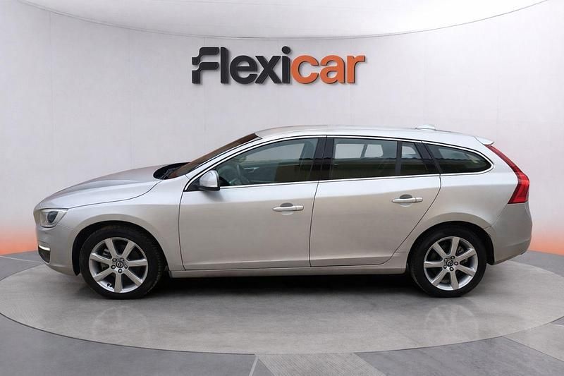Usado Volvo V60 Kinetic 152 CV (111 kW) 2018 Gris Familiar